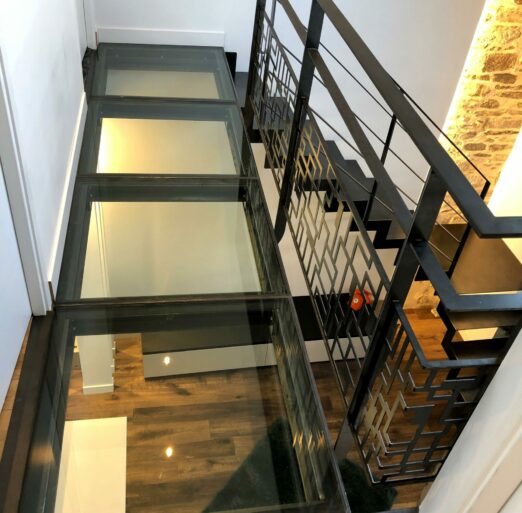 passerelle-decoration-industriel-verre-personnalise-art-metal-concept-quimper-bigouden-4